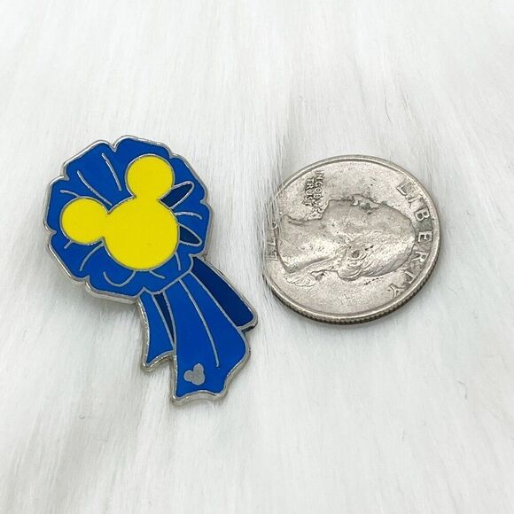 🔮 5/$25‎ Disney Mickey Blue Ribbon Pin - Picture 2 of 2